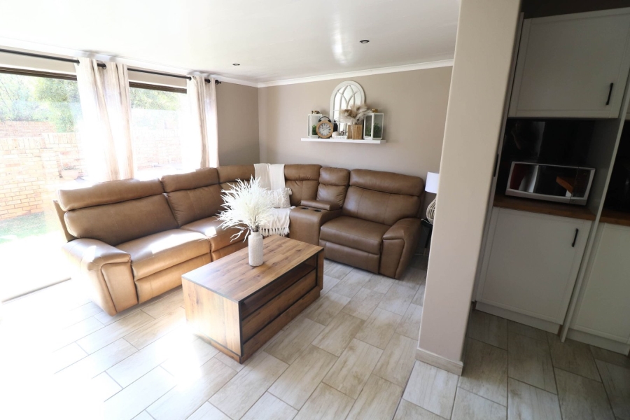 3 Bedroom Property for Sale in Langenhovenpark Free State